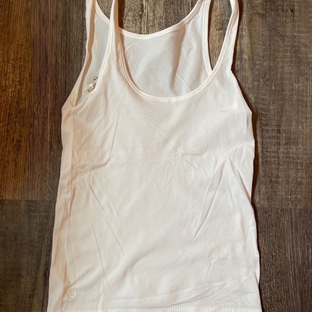 Lululemon tank top - Picture 2 of 4